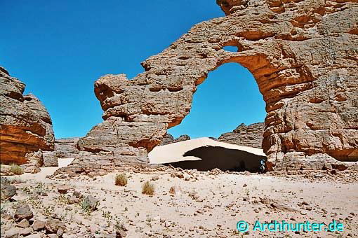 Tikoubaouine Arch-Algerien